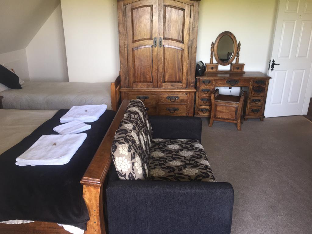 The Curragh Country House Accommodation Newbridge  Extérieur photo