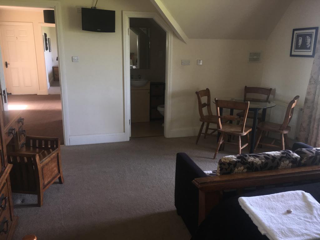 The Curragh Country House Accommodation Newbridge  Extérieur photo
